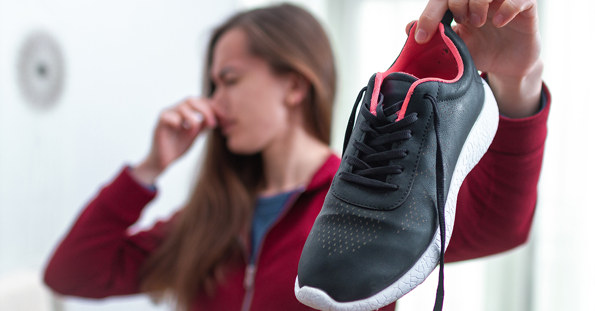 Trucos efectivos para eliminar el mal olor de tus zapatos