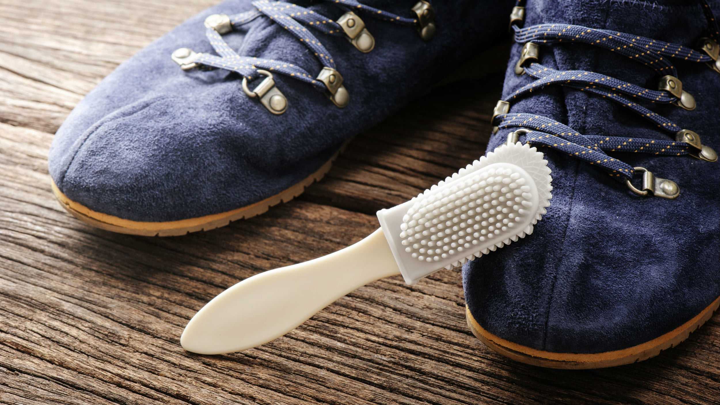 Importante limpiar el calzado de ante
