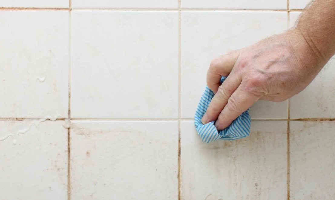 Zonas dificiles del baño, ¿cómo limpiarlas?