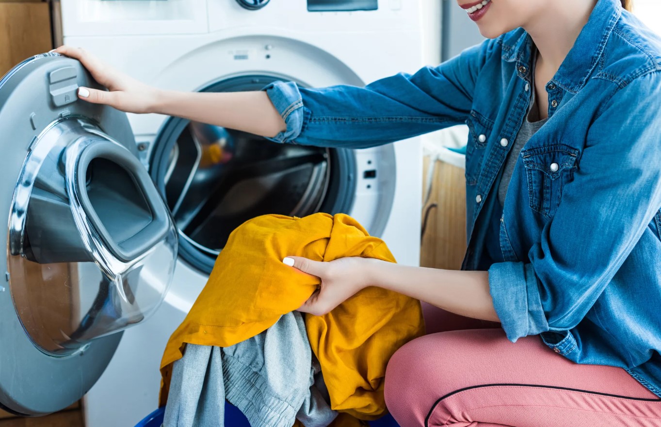 Descubre cómo lavar y desinfectar ropa de segunda mano como un experto