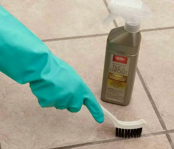 Instrucciones sobre cómo aplicar los productos de limpieza.