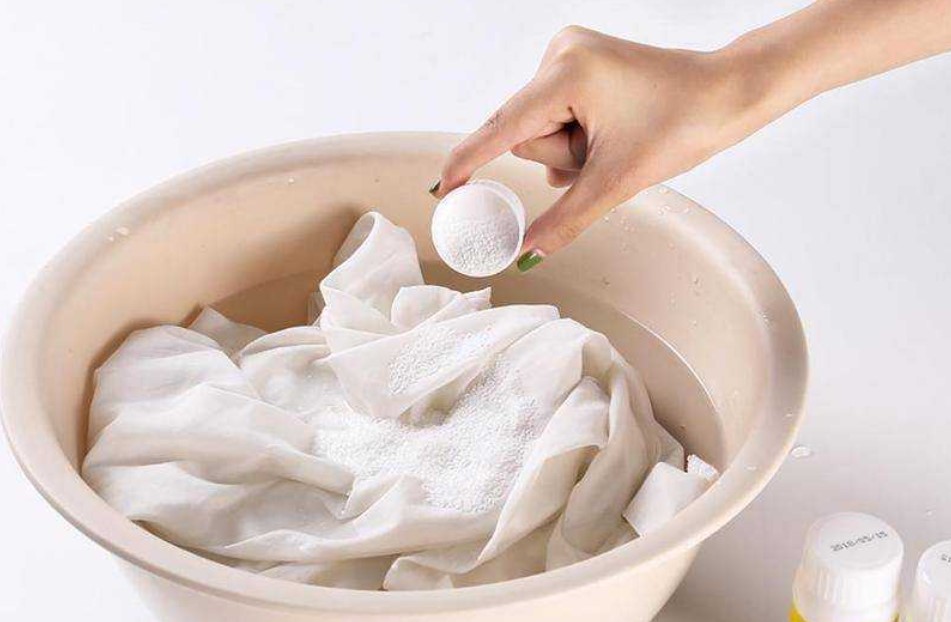 Detergentes adecuados para ropa blanca.