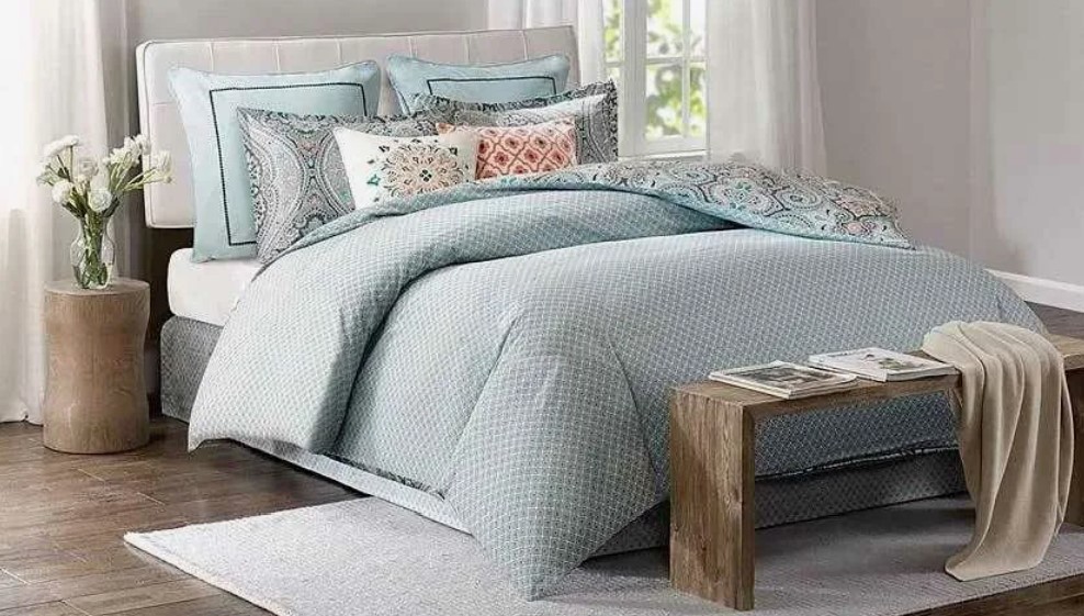 El impacto del tamaño y número de almohadas en función de la dimensión de la cama.