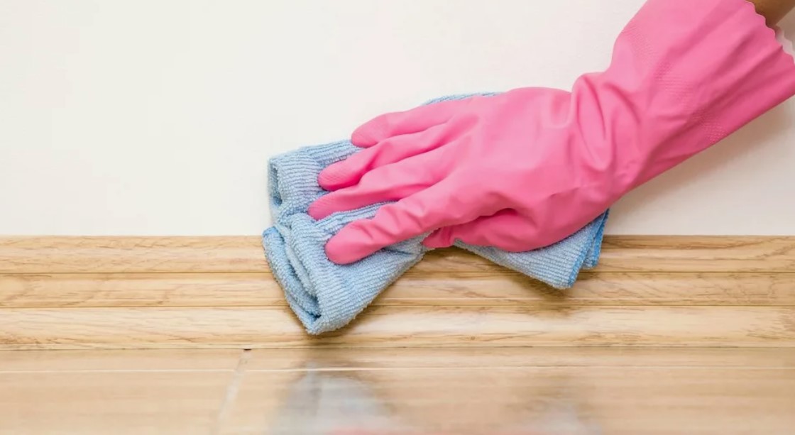 Ventajas y desventajas de este material en relación a la limpieza.