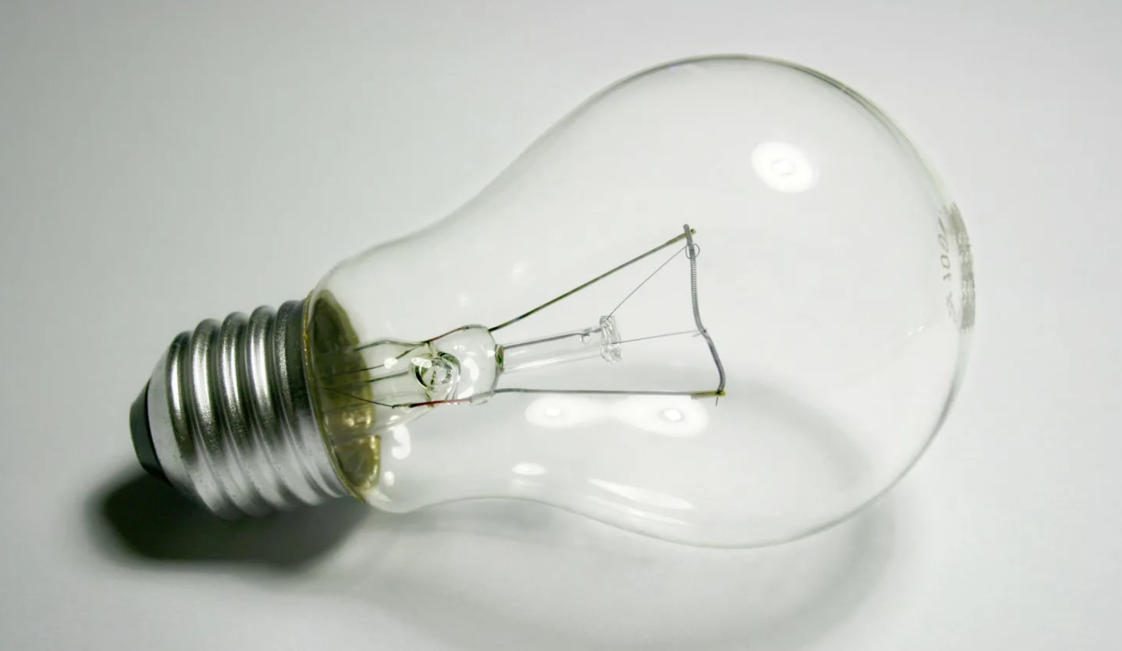 Consejos de mantenimiento para prolongar la vida útil de las bombillas.